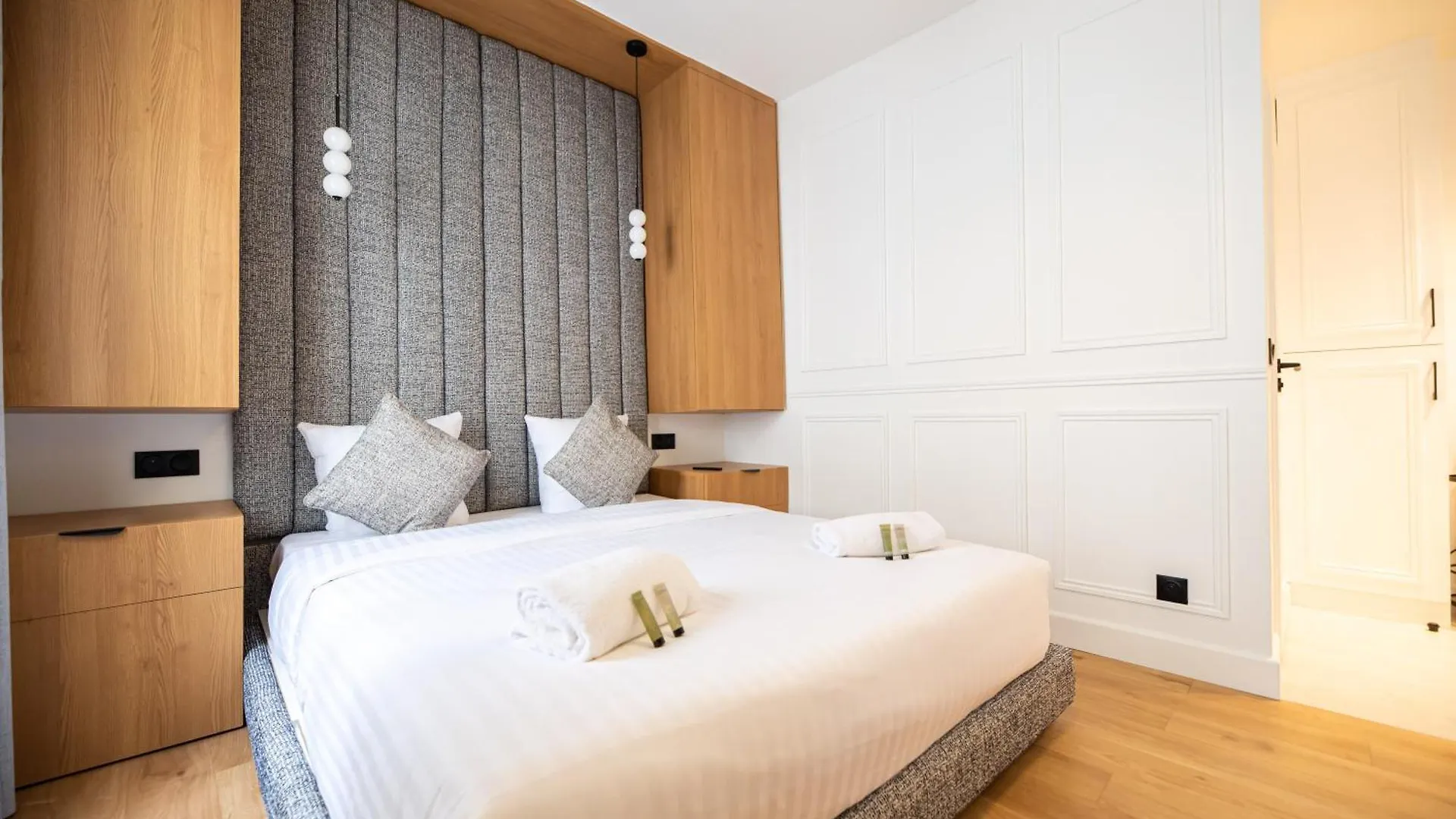 Apartment Luxury Studio - Louvre, Palais Royal - Cia Paris