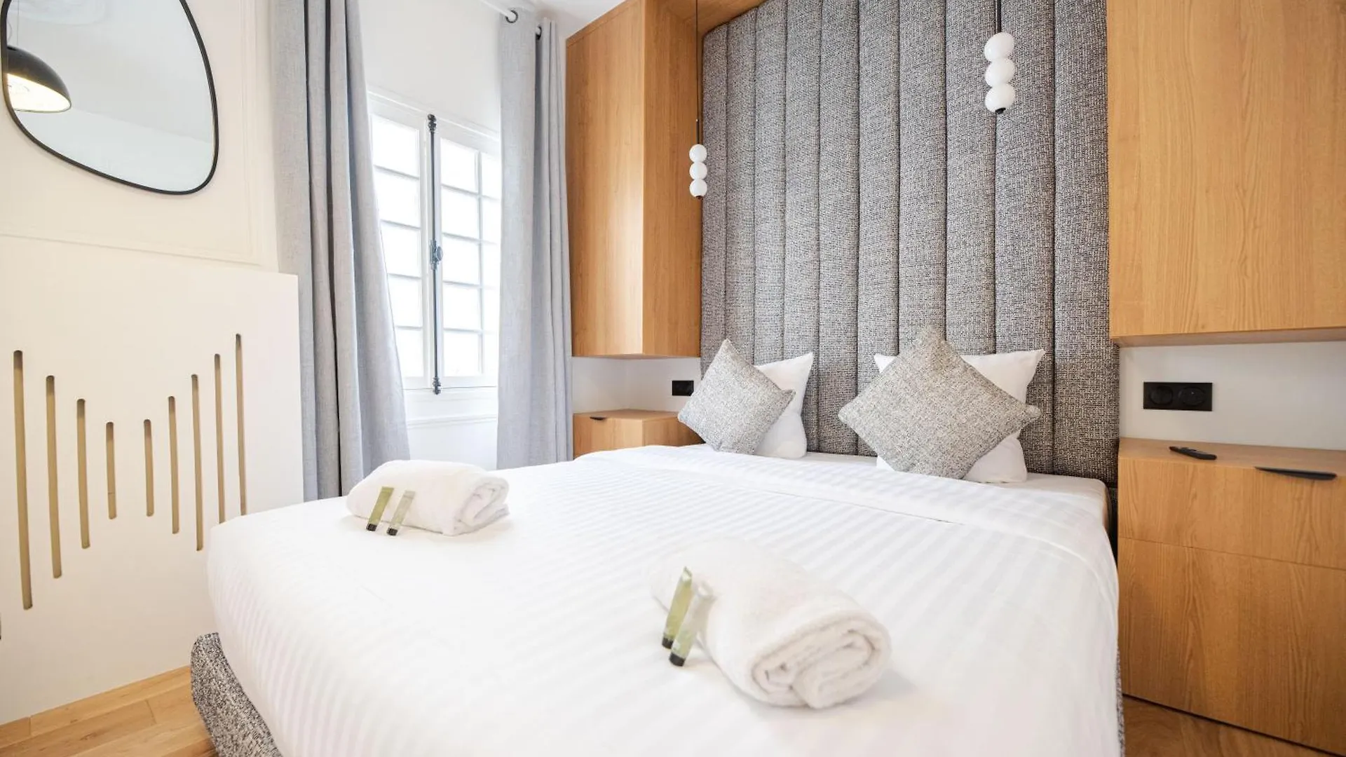 Appartement Luxury Studio - Louvre, Palais Royal - Cia Parijs